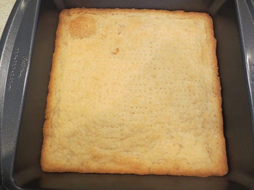 baked lemon bar crust in baking dish