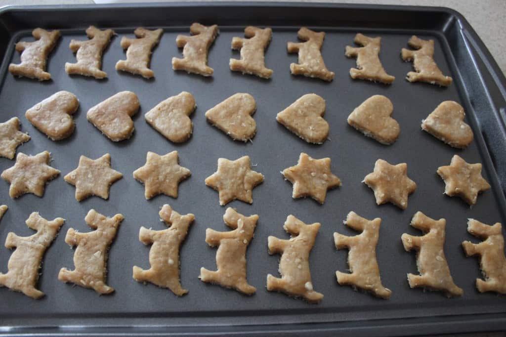 Easy Peanut Butter Dog Biscuits 