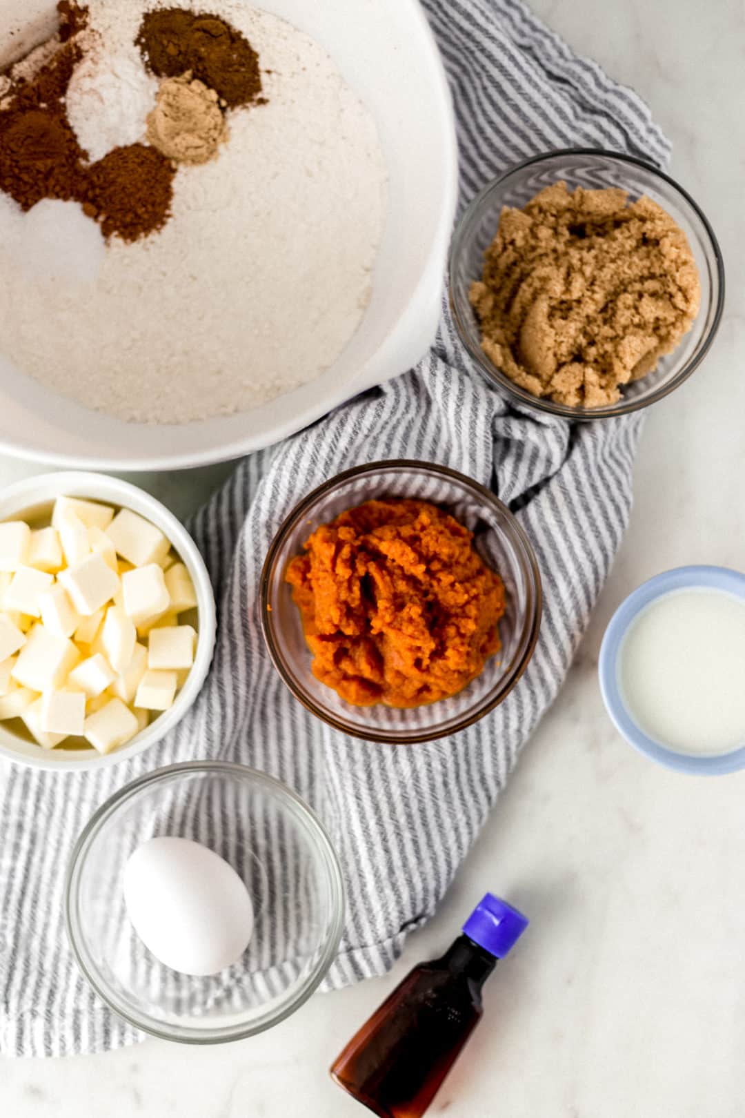 ingredients to make pumpkin scones 