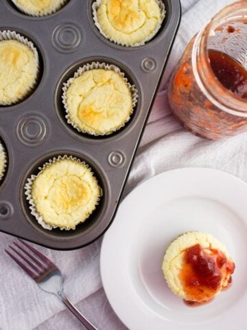 overhead low carb cheesecake in muffin pan