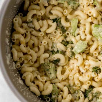 overhead view of finished mac and cheese in large pot