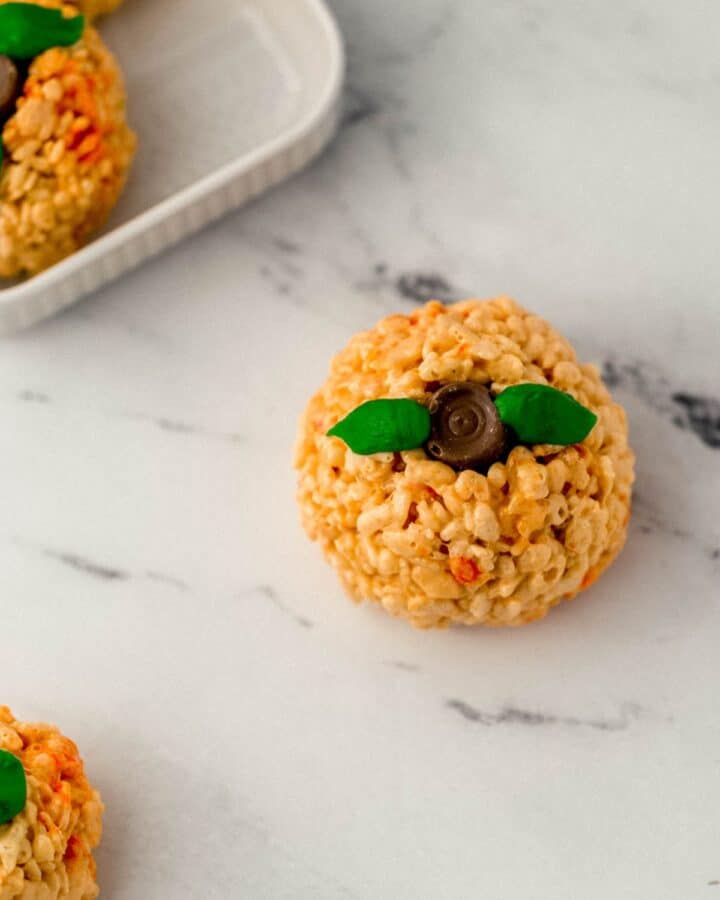 Close up view of finished rice krispie treat.