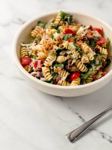 finished ranch blt pasta salad in white bowl