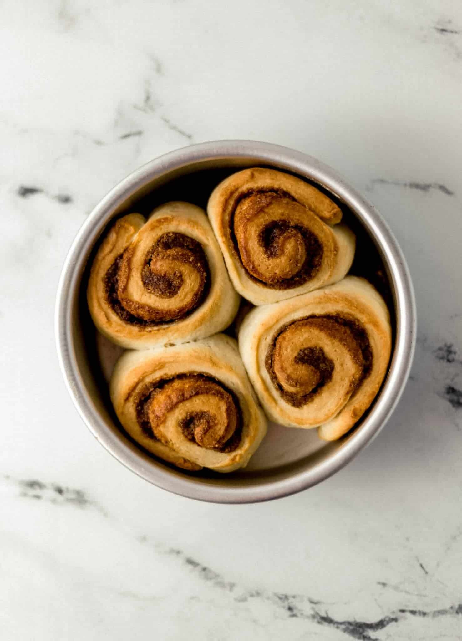 baked rolls in baking pan 