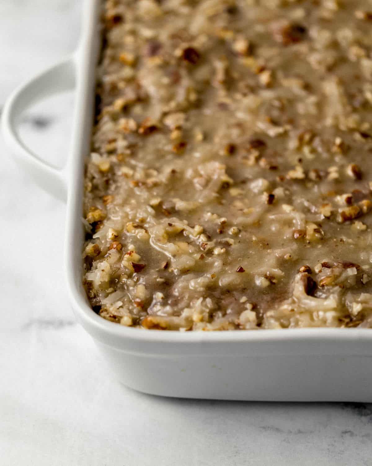 Close up front view of finished cake. 